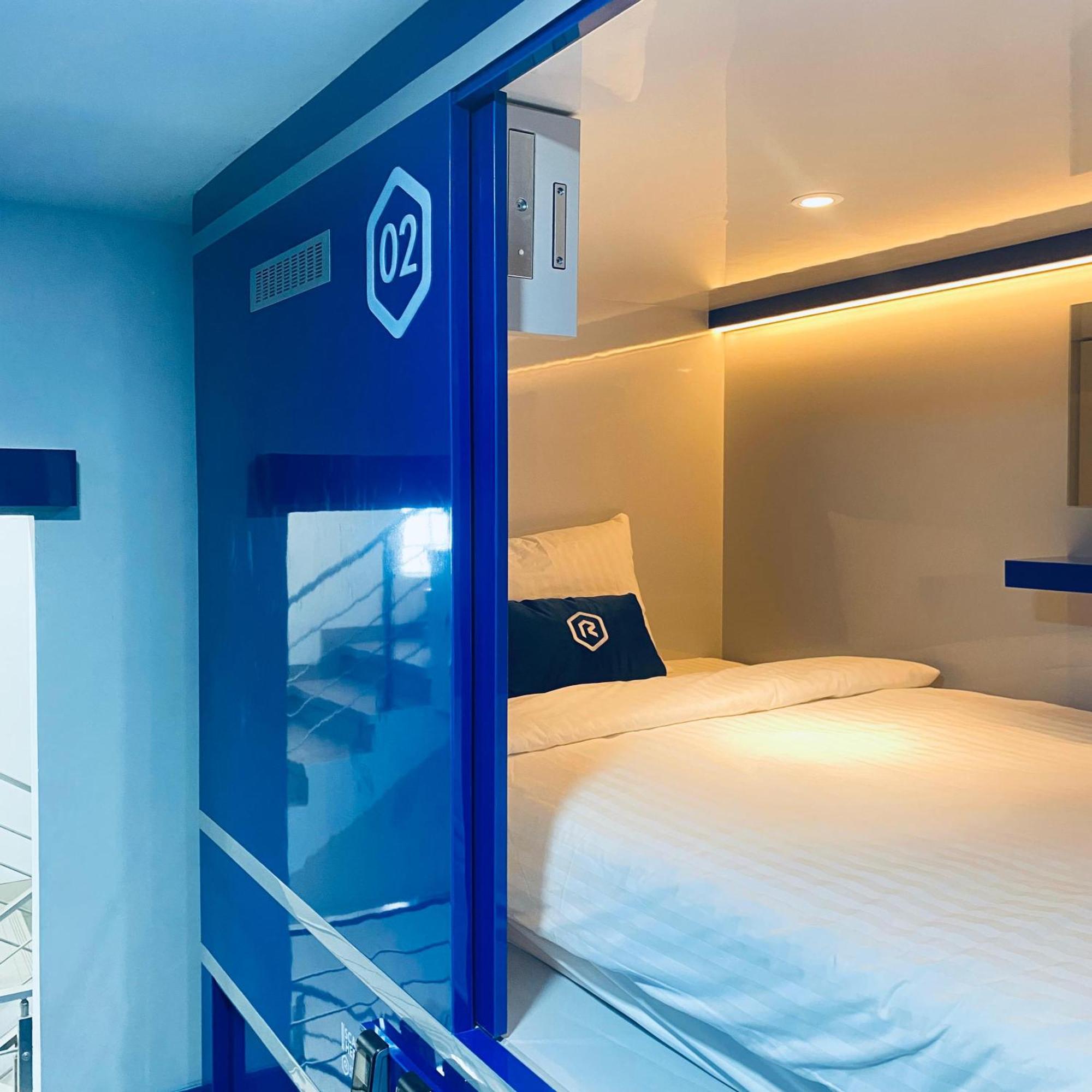 Hotel Rosalyne Sleepbox Malioboro 3 Jogyakarta Zewnętrze zdjęcie