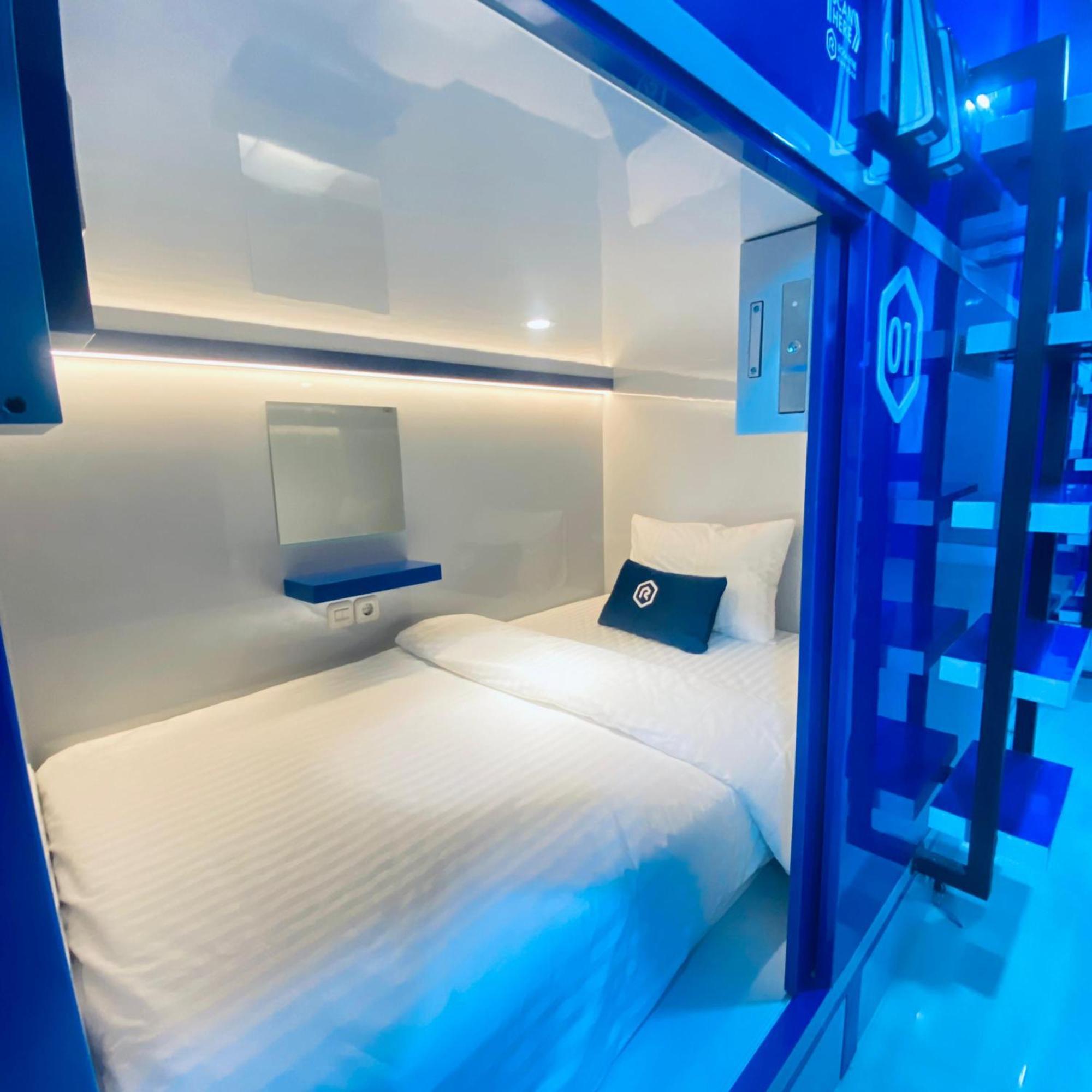 Hotel Rosalyne Sleepbox Malioboro 3 Jogyakarta Zewnętrze zdjęcie